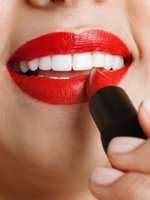 Косметические советы: как правильно ухаживать за губами?
