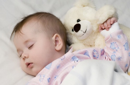 Как отучить ребенка спать с мамой