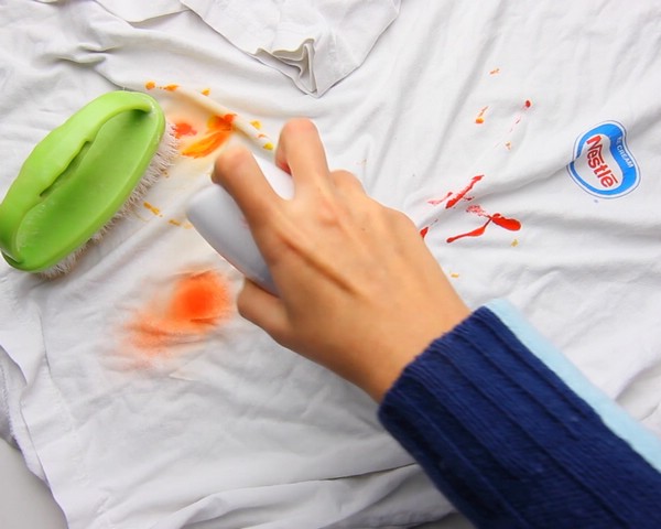 Как вывести краску с одежды