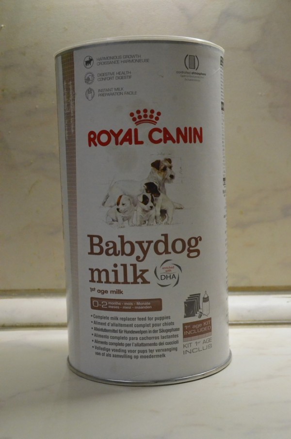 Royal Canin Babydog Milk - заменитель сучьего молока для щенков