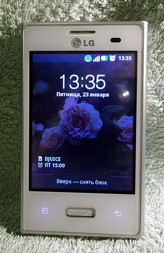 Смартфон LG E400