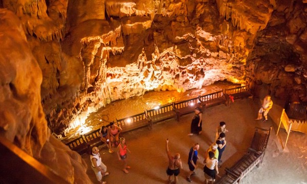 Пещера Дамлатас