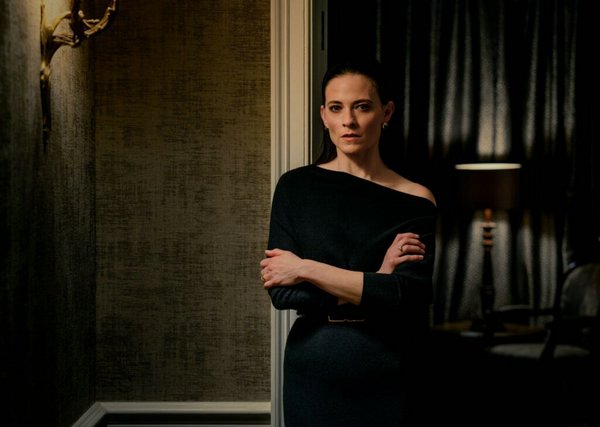 Лара Пулвер