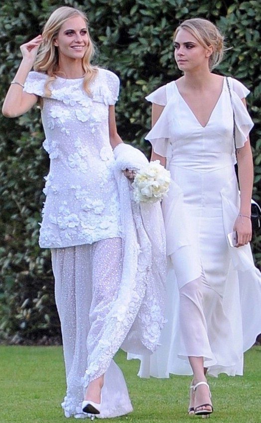 Свадебное платье с необычным дизайном: Поппи Делевинь