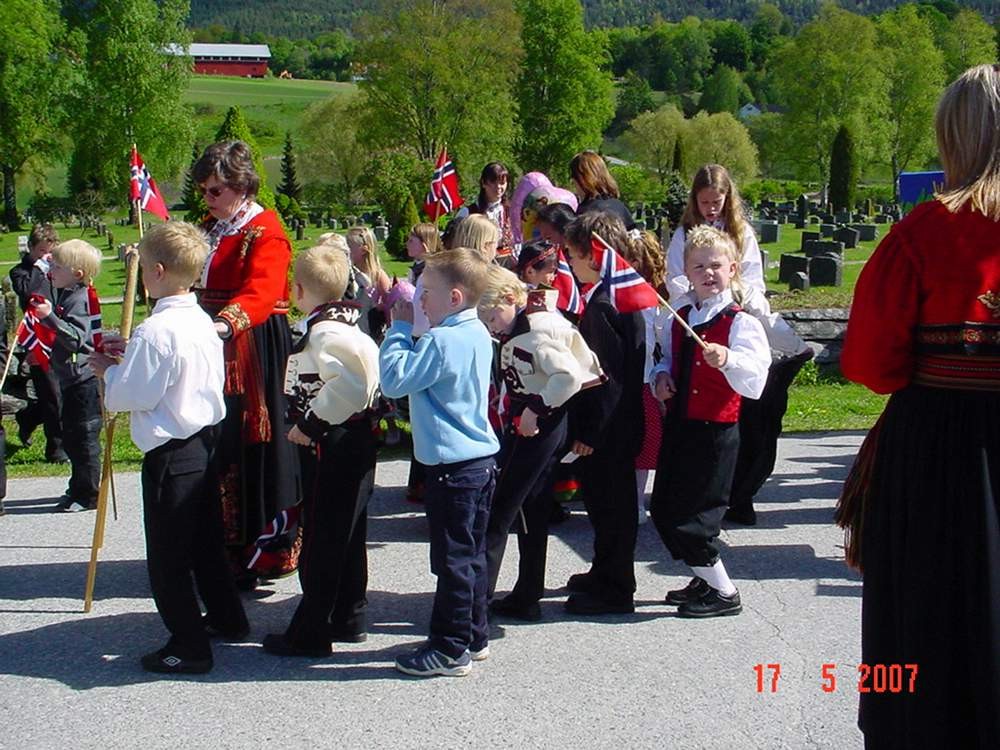 День Конституции Норвегии - 17 мая