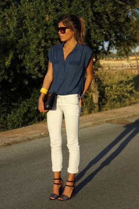 Белая джинсовая одежда