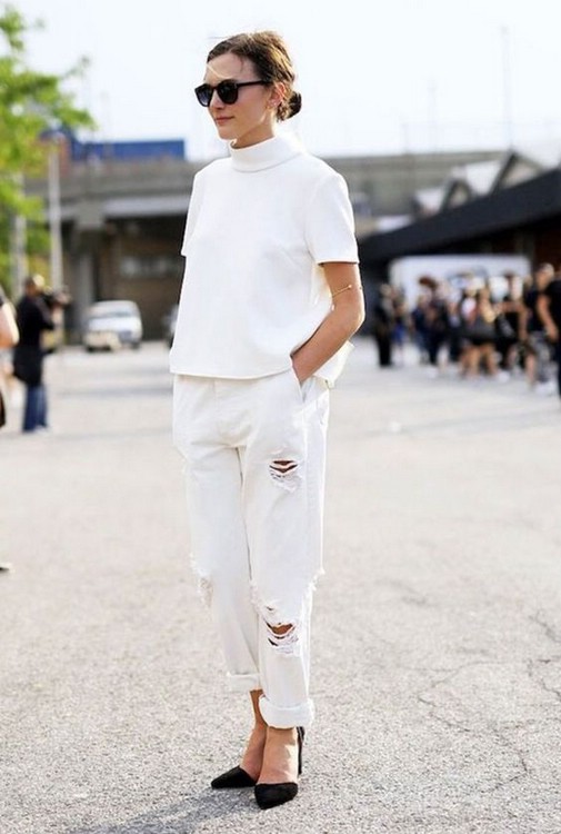 Белая джинсовая одежда